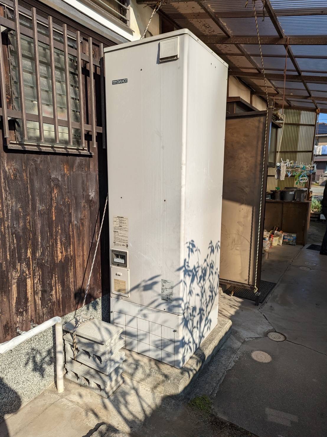 神戸市西区20221118B電気温水器からエコキュートに交換工事